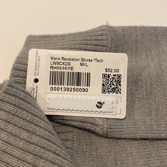 NEW Lululemon Warm Revelation Gloves in Heathers Rhino Gray - Picture 6 of 6